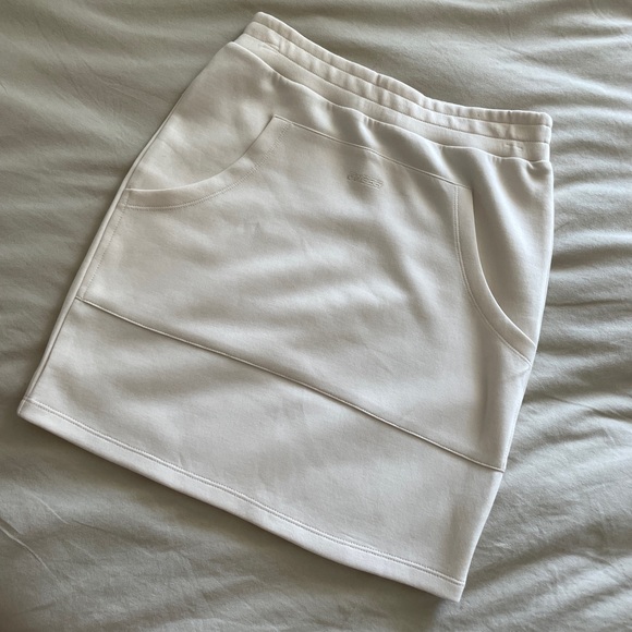 GUESS Active Alanis Mini Skirt —NWOT - Picture 2 of 7